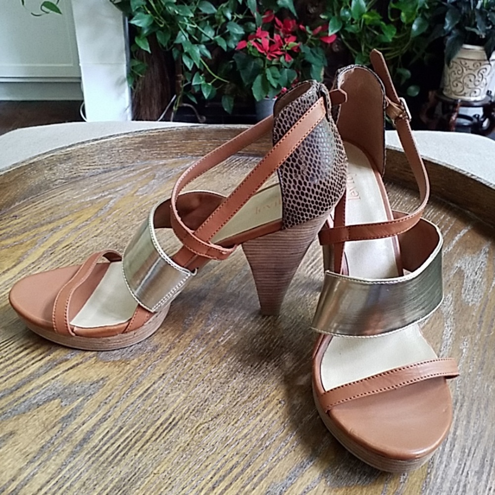 Levity "Anabel" Platforms